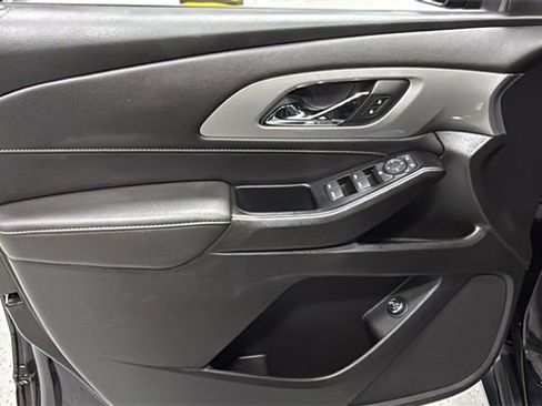 Used 2022 Chevrolet Traverse LT w/ LPO, Blackout Package image 12