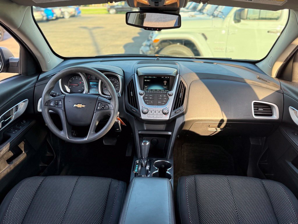 Used 2016 Chevrolet Equinox LS AWD/4WD image 2