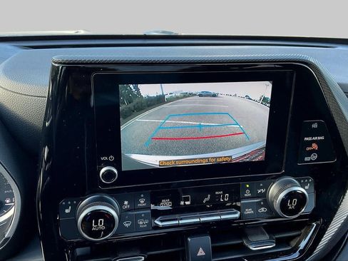 Used 2024 Toyota Highlander XSE FWD image 27