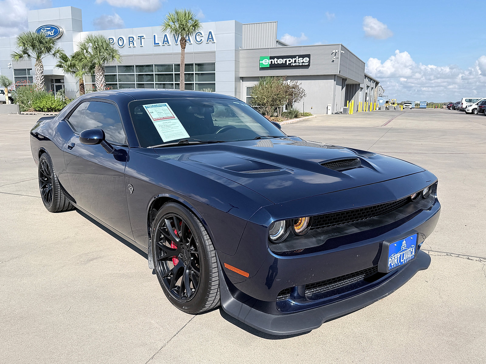 Used 2016 Dodge Challenger SRT Hellcat RWD image 9
