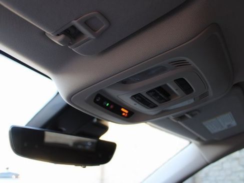 Used 2022 Buick Envision Avenir w/ Technology Package II image 28