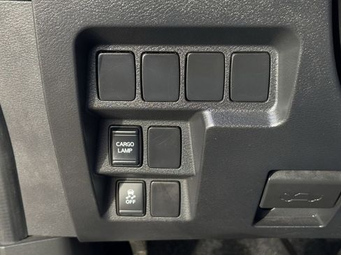 Used 2023 Nissan Frontier SV image 24