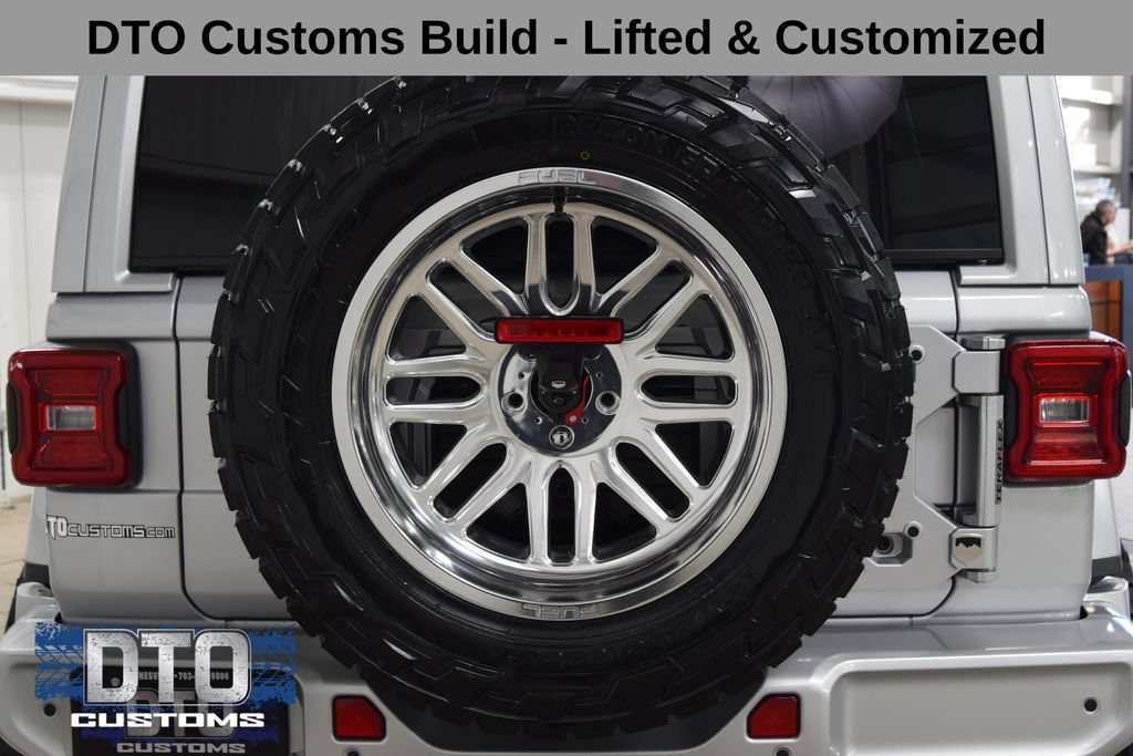 Used 2024 Jeep Wrangler Unlimited Sahara w/ Technology Group AWD/4WD image 22