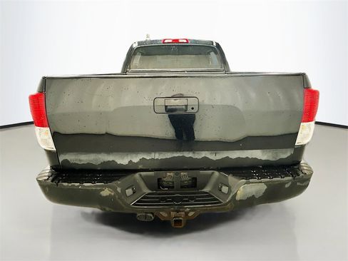 Used 2010 Toyota Tundra 4x4 CrewMax image 7