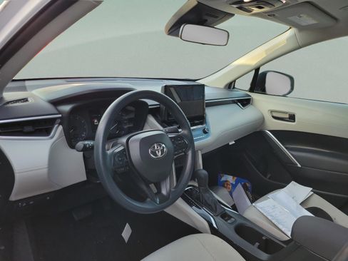 Used 2023 Toyota Corolla Cross L image 10