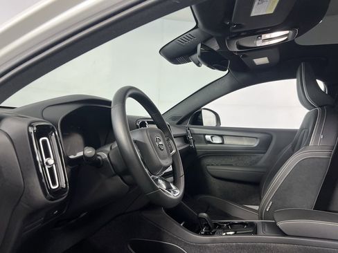 Used 2024 Volvo C40 P8 Recharge Plus w/ Climate Package image 24