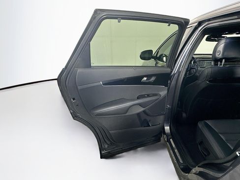 Used 2017 Kia Sorento SX image 26