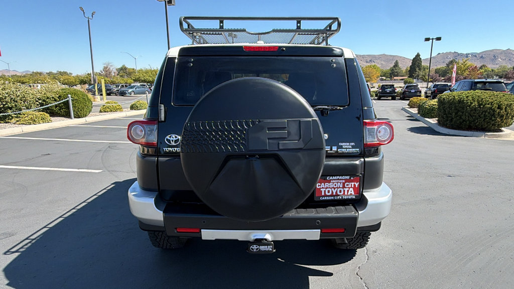 Used 2014 Toyota FJ Cruiser 4WD w/ Upgrade Package image 4