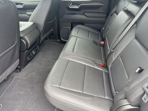 Used 2025 GMC Sierra 1500 SLT image 16