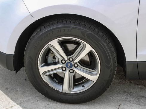 Used 2019 Ford Edge SEL w/ Equipment Group 201A FWD image 5