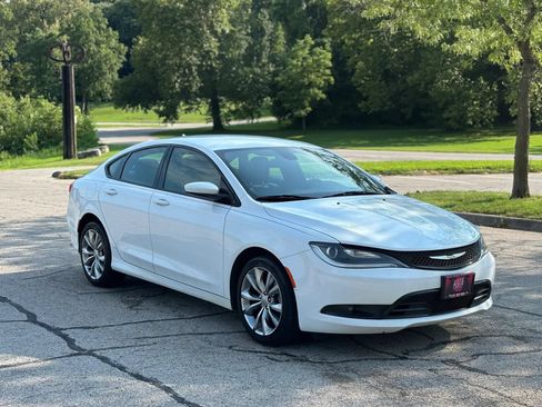 Used 2016 Chrysler 200 S w/ Comfort Group FWD image 7
