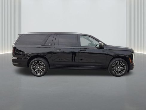 Used 2025 Cadillac Escalade ESV Sport Platinum AWD/4WD image 7
