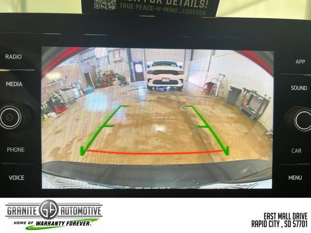 Used 2025 Volkswagen Jetta SE FWD image 16