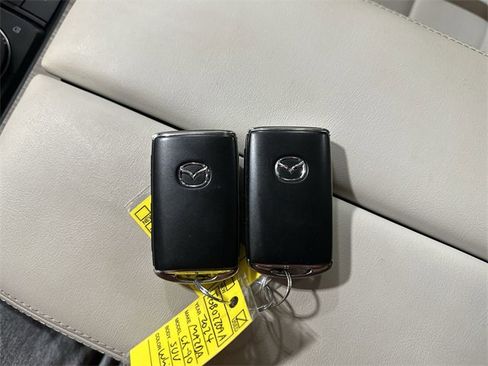 Certified 2024 MAZDA CX-90 3.3 Turbo w/ Premium Plus Pkg image 34