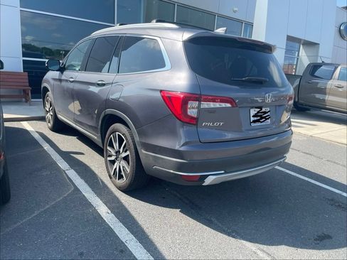 Used 2020 Honda Pilot Touring image 3