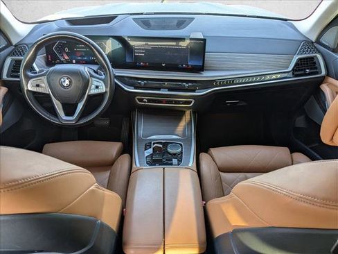 Used 2023 BMW X7 xDrive40i w/ Premium Package image 14