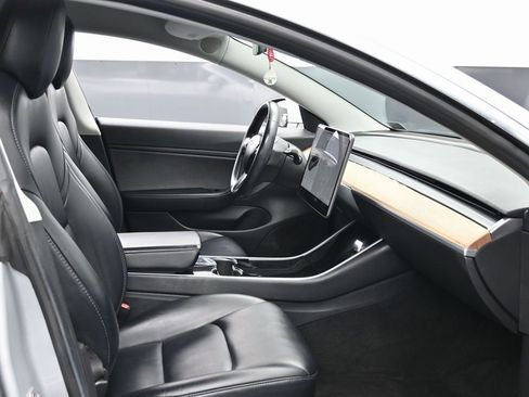 Used 2018 Tesla Model 3 Long Range image 38