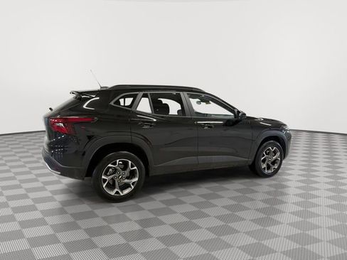 Certified 2025 Chevrolet Trax LT w/ LT Convenience Package image 11