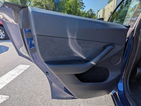 Used 2023 Tesla Model Y Long Range AWD/4WD image 26