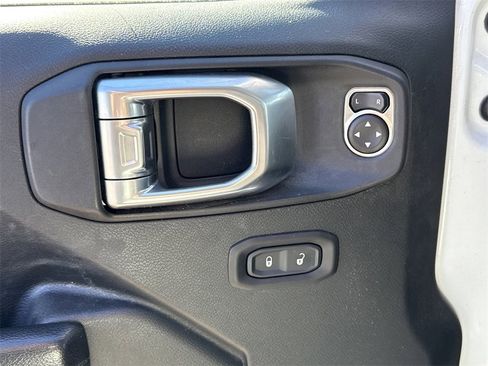 Used 2018 Jeep Wrangler Unlimited Sport S image 11