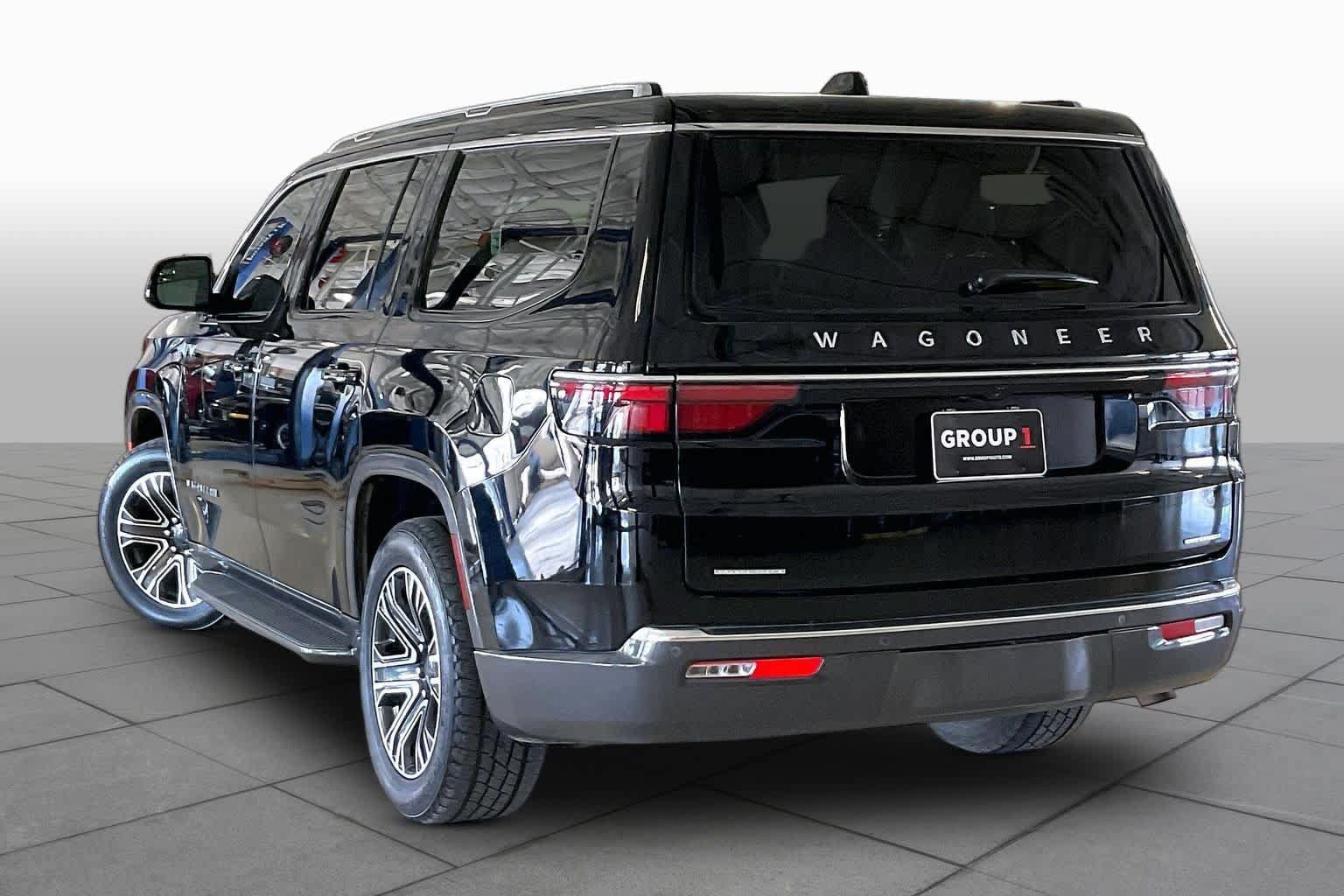 Used 2022 Jeep Wagoneer Series III w/ Rear Seat Video Group 1 AWD/4WD image 11