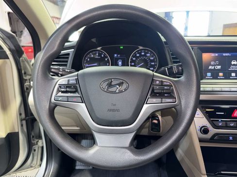 Used 2018 Hyundai Elantra SEL FWD image 18