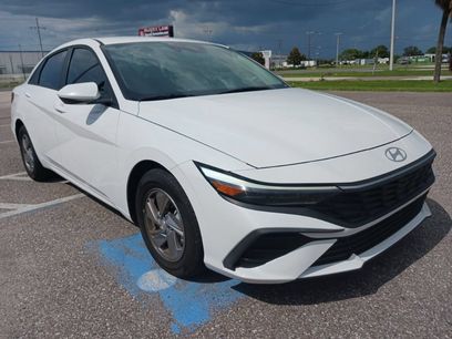 Used 2025 Hyundai Elantra SE
