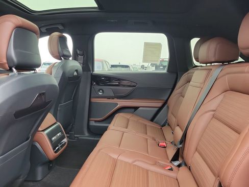 New 2026 Lincoln Nautilus Reserve image 13