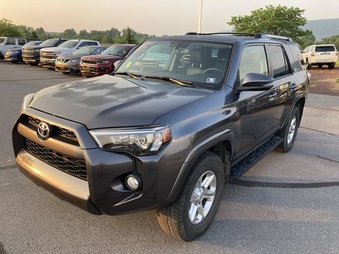 Used 2019 Toyota 4Runner SR5 Premium AWD/4WD image 3