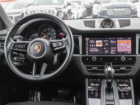 Used 2022 Porsche Macan AWD/4WD image 14