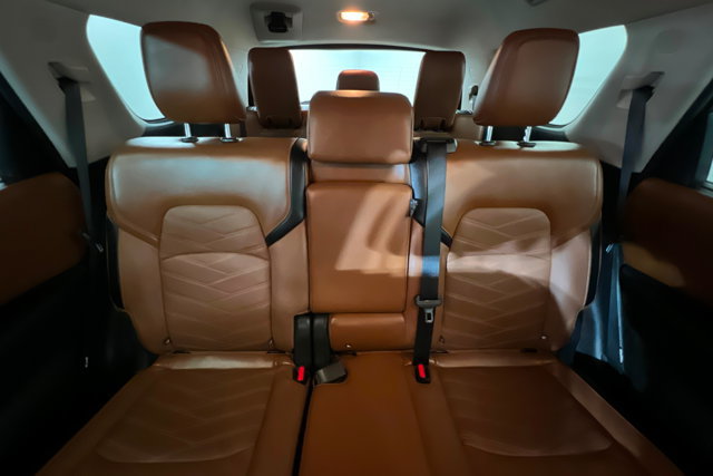 Used 2025 Nissan Pathfinder Platinum w/ Cargo Package FWD image 26