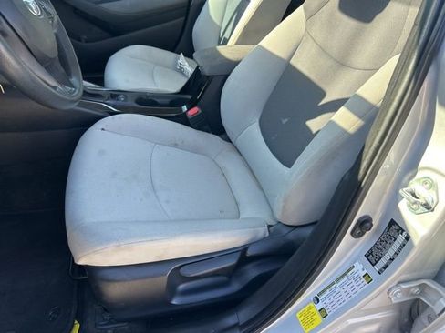 Used 2022 Toyota Corolla L image 8
