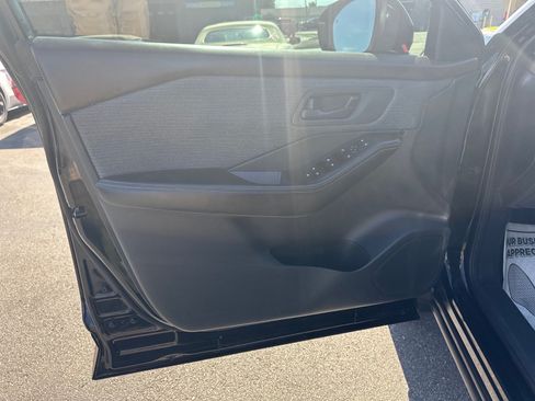 Used 2021 Nissan Rogue S FWD image 15