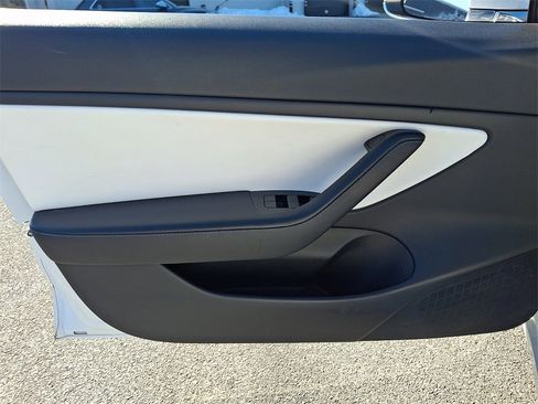 Used 2020 Tesla Model 3 Standard Range Plus image 14