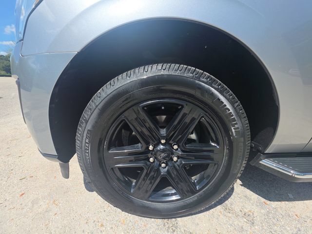 Used 2020 Ford Expedition XLT w/ Equipment Group 202A AWD/4WD image 10