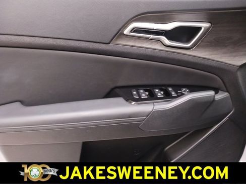 Used 2025 Kia Sportage X-Line w/ Premium Package image 28