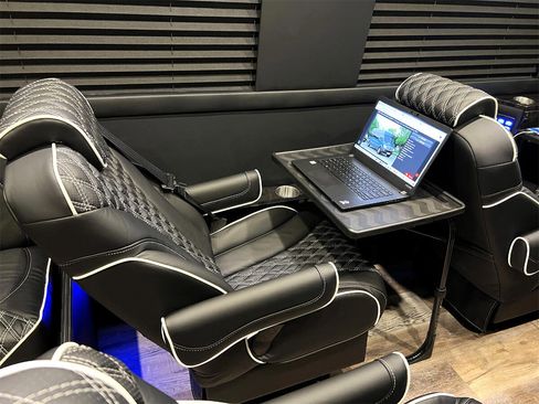 Used 2024 Mercedes-Benz Sprinter 3500 image 32