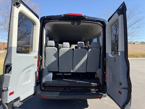 Used 2018 Ford Transit 350 XLT image 12