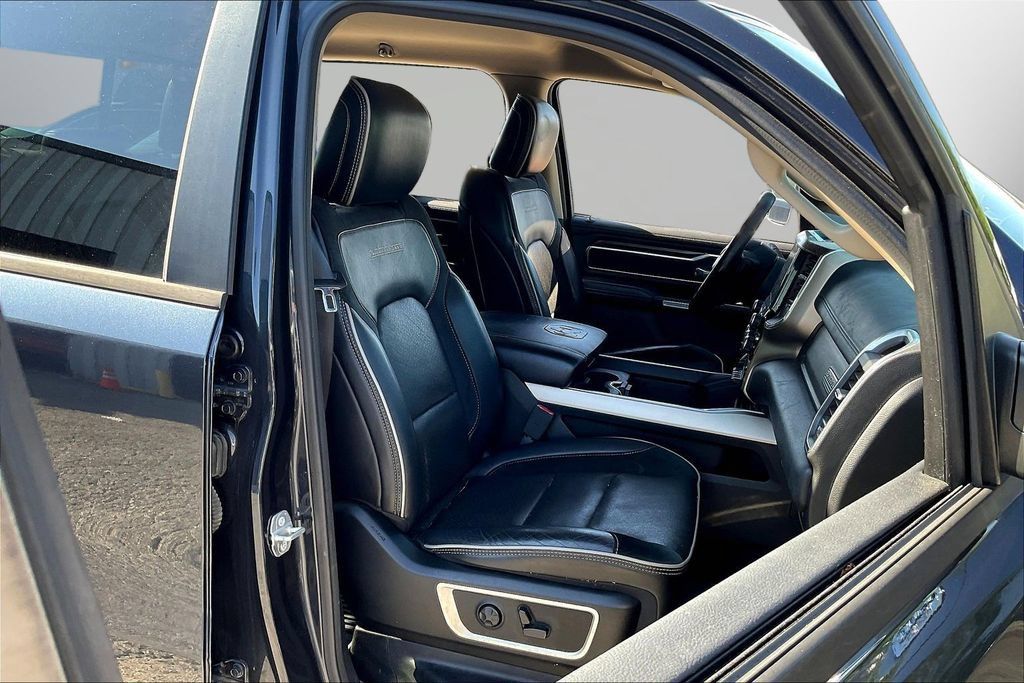 Used 2019 RAM 1500 Laramie AWD/4WD image 27