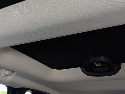 Used 2018 Jeep Renegade Latitude image 24