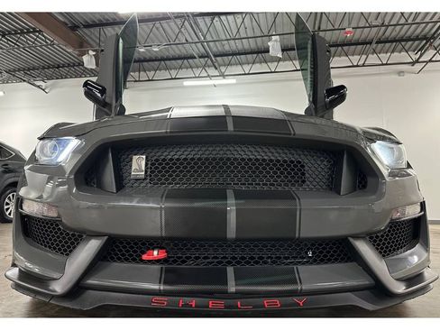 Used 2018 Ford Mustang Shelby GT350 RWD image 3