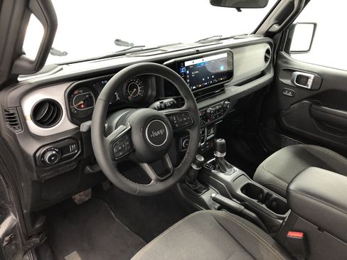 Certified 2025 Jeep Wrangler Sport S image 14