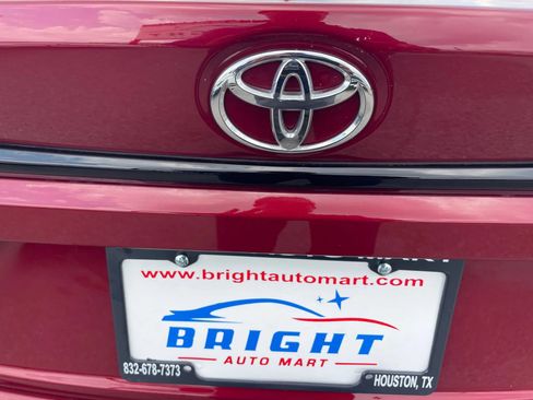 Used 2025 Toyota Corolla LE FWD image 5