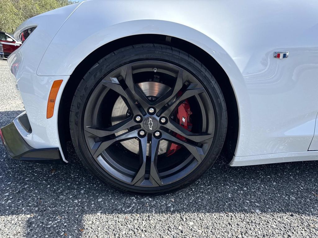 Used 2023 Chevrolet Camaro SS RWD image 10