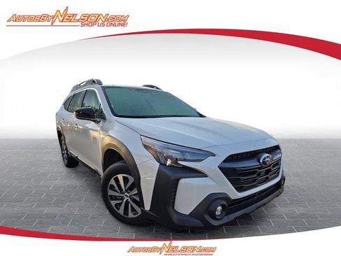 Used 2024 Subaru Outback Premium AWD/4WD image 1