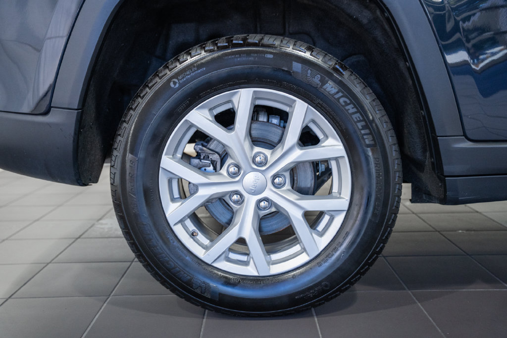 Certified 2023 Jeep Grand Cherokee Limited AWD/4WD image 14
