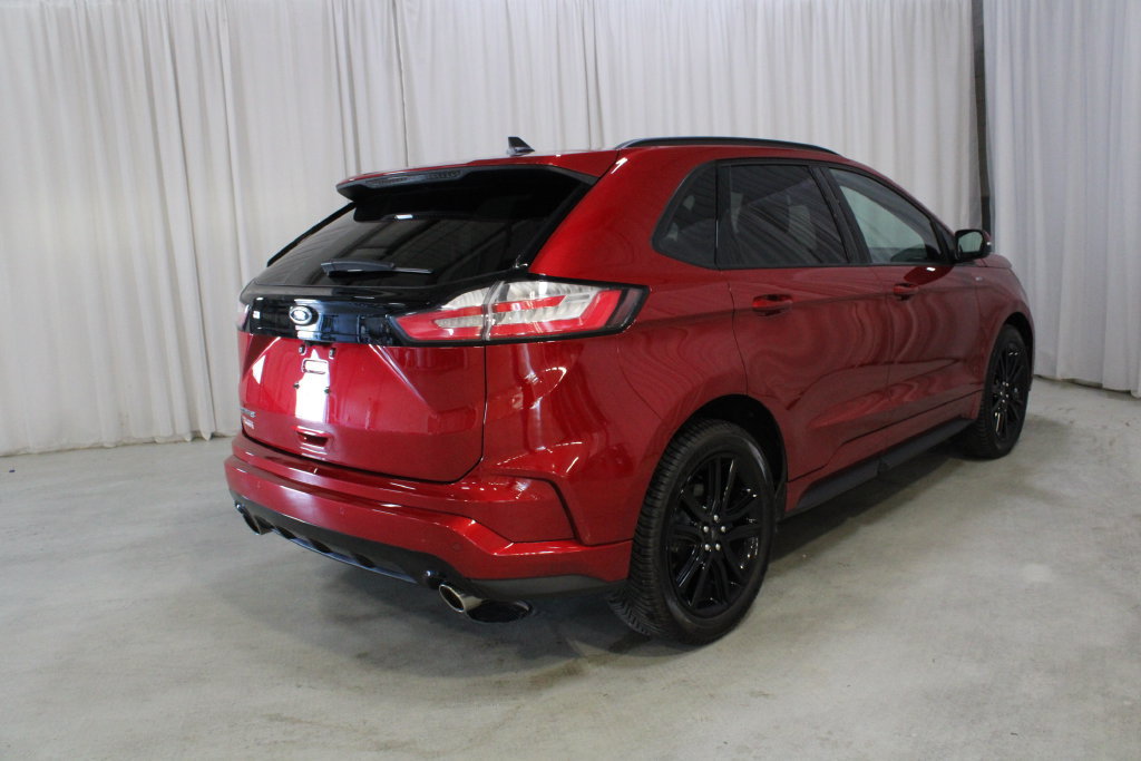 Used 2020 Ford Edge ST-Line w/ Cold Weather Package FWD image 24