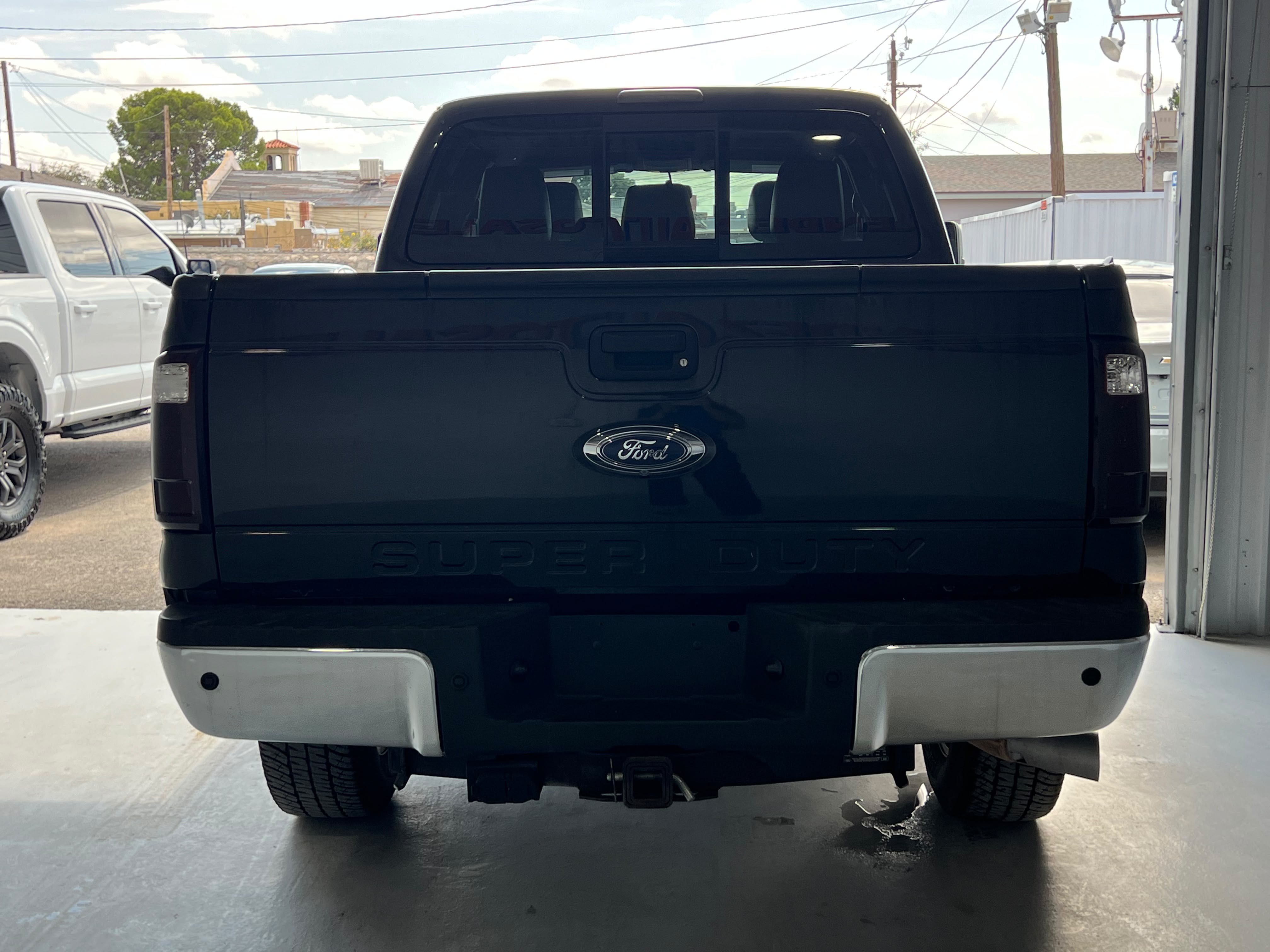 Used 2015 Ford F250 Lariat w/ Lariat Interior Package AWD/4WD image 4