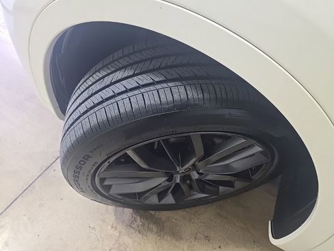 Used 2024 Maserati Levante GT Ultima image 18