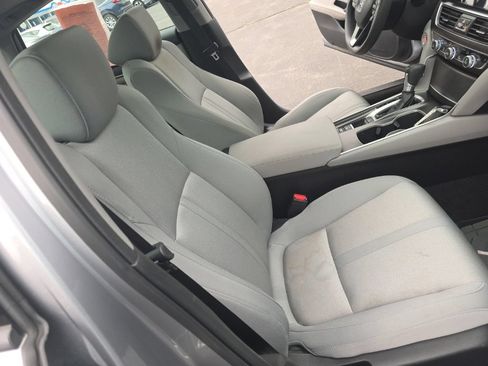 Used 2018 Honda Accord EX image 28